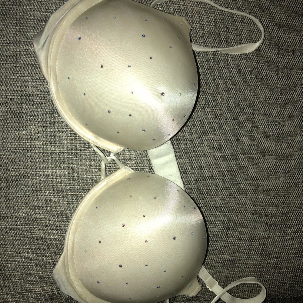 Victoria’s Secret miraculous push-up
